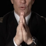 Fernando Carrillo sale del quirófano con cadera biónica