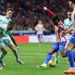 El Betis rompe la racha invicta del Metropolitano y mete en problemas a Simeone