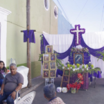 Preservan vecinos tradición de Viernes de Dolores en el Centro