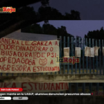 Cuelgan manta en la UASLP; alumnos denuncian presuntos abusos
