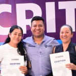 Entrega Jairo Morales 115 escrituras en El Milagro