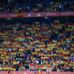 La gran fiesta española en Cornellá, manchada por los gritos xenófobos de "musulmán el que no bote": "Es intolerable"