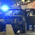 Conductor alcoholizado abandona su camioneta tras chocar con muro en la 57