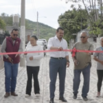 Entrega Juan Alberto Nava obra en La D San Antonio