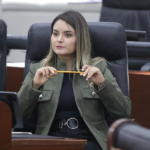 PRESENTA LA DIP. MARÍA DOLORES ROBLES INICIATIVA PARA QUE LOS VEHÍCULOS NUEVOS OBTENGAN PLACAS EN UN PLAZO DE 15 DIAS