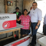 Entrega Gaspar Trueba Calentadores Solares para Mejorar Economía familiar en San Ildefonso