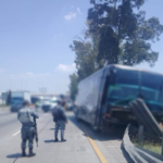 Se accidenta autobús de Gallos Blancos Femenil