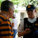 SSPMQ entrega 81 brazaletes mediante programa “De la Mano por tu Seguridad”