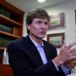 Enrique de la Madrid “deja la política” y debuta como conductor