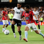 El Valencia empieza a despedir a Mestalla con un empate tedioso ante el Celta