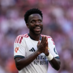 El aficionado del Sevilla que llamó "mono" a Vinicius no irá a juicio hasta mayo de 2027