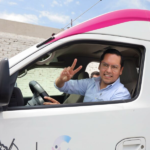 Escucha Chepe Guerrero a usuarias de Movivan