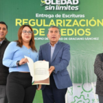 ALCALDE JUAN MANUEL NAVARRO IMPULSA LA REGULACIÓN PATRIMONIAL EN SOLEDAD, CON ENTREGA DE 197 ESCRITURAS