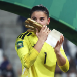 Laia López, la campeona del mundo sub-20 de fútbol que estaba destinada a triunfar en el baloncesto: "Yo he de parar penaltis, pero esto es de todas"